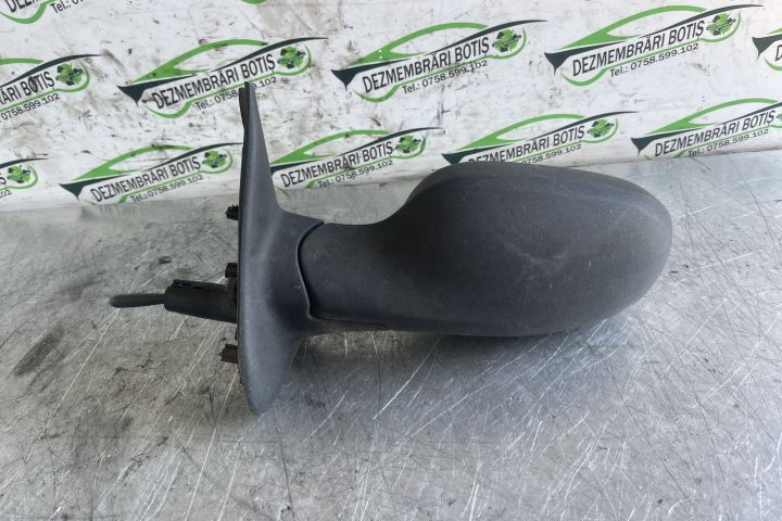 Oglinda stanga manuala E2018011 / E2 01 8011 Renault Clio a 2-a gener