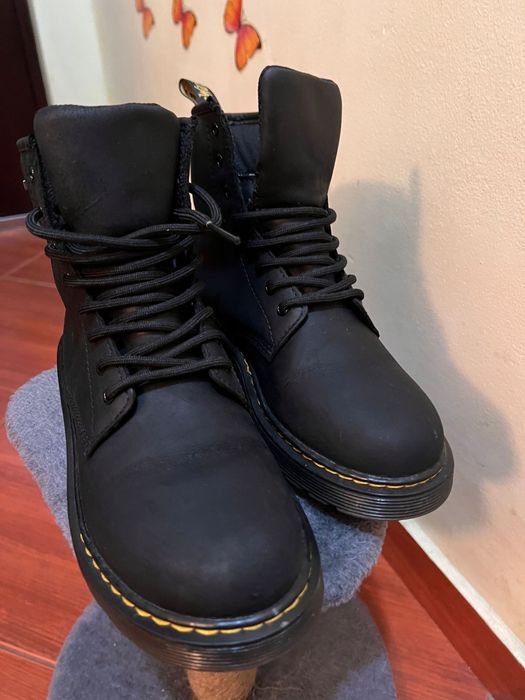Ghete de iarna Dr. Martens