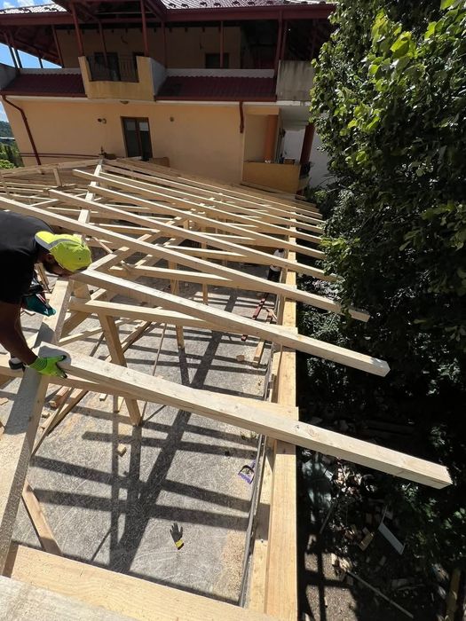 Executăm următoarele : Acoperișuri și Mansardari sistem complet terase