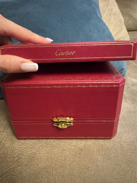 Часовник Cartier