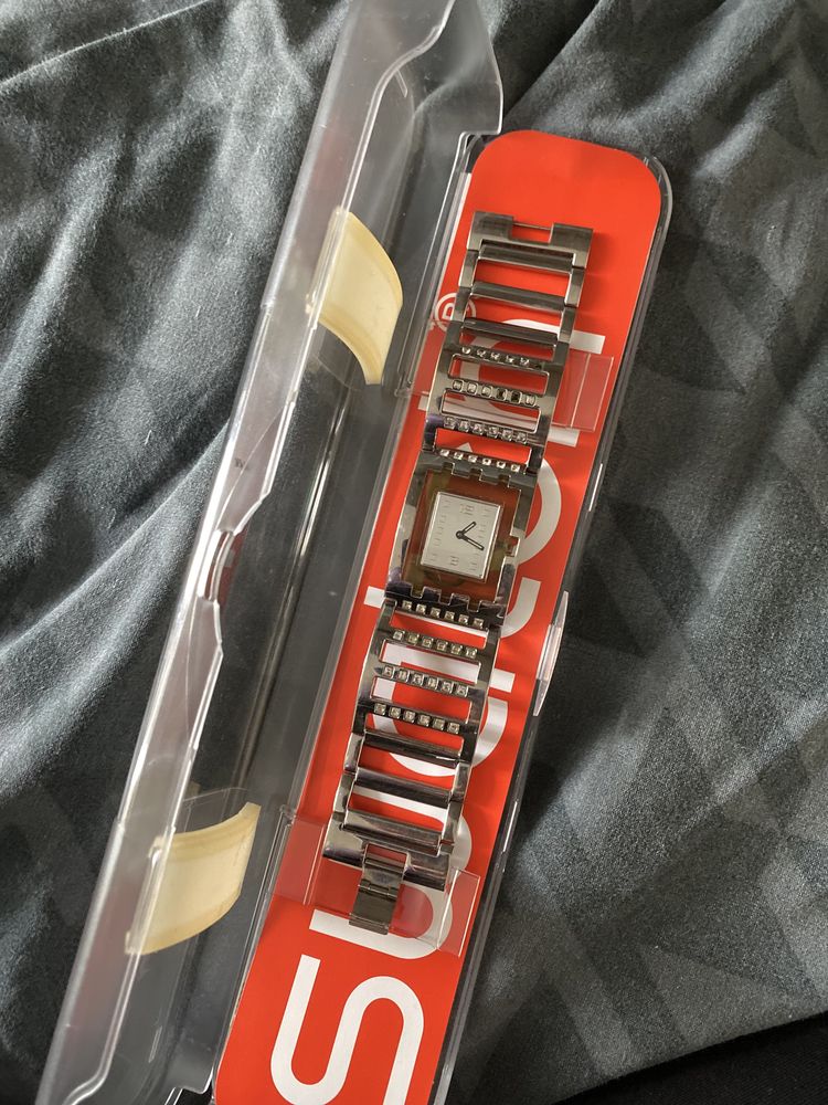 Часовник swatch