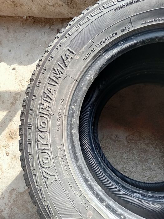 4 бр. всесезонни  гуми за джип Yokohama 205/70 R15