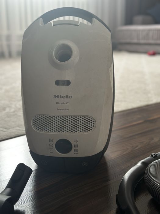 Пылесос Miele………………………….