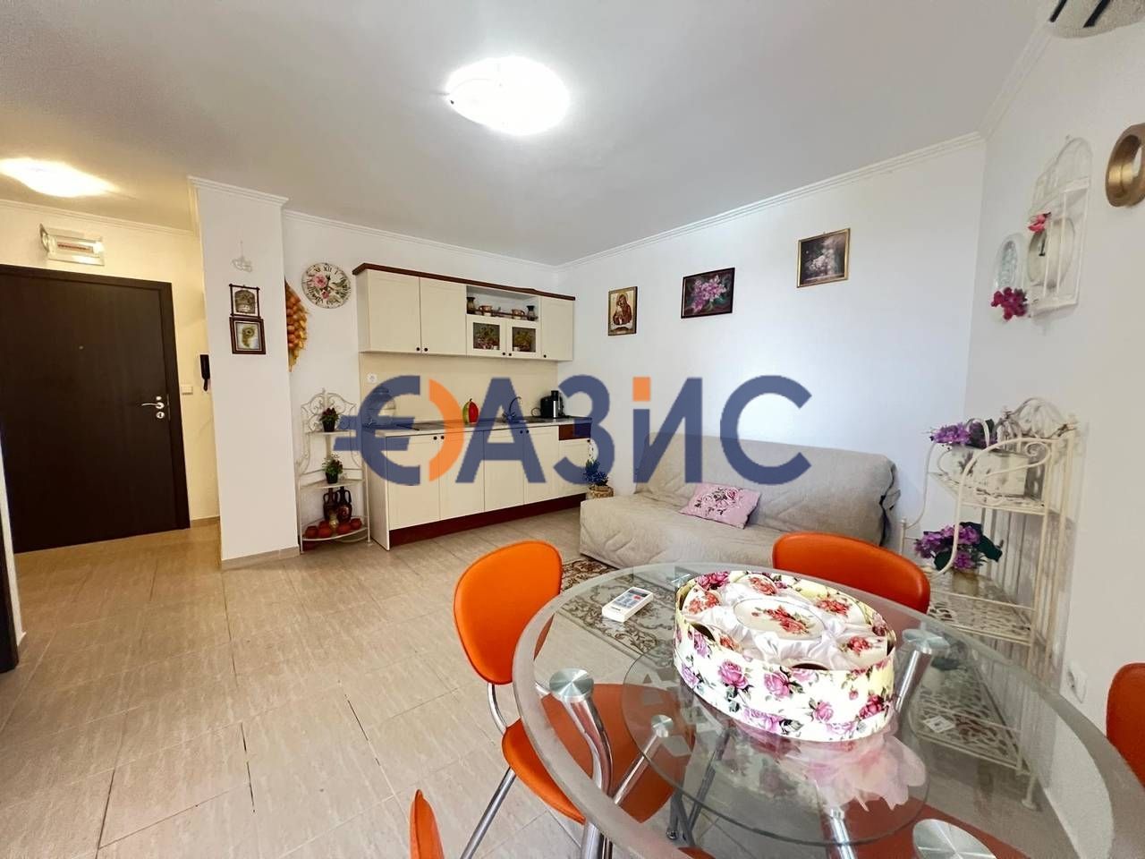 Продава се Двустаен апартамент в Свети Влас - 54 кв.м за 1202 €/кв.м - Снимка #1