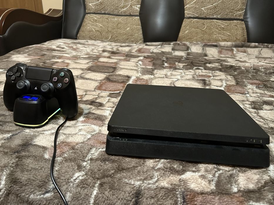 Consolă Playstation 4 Slim