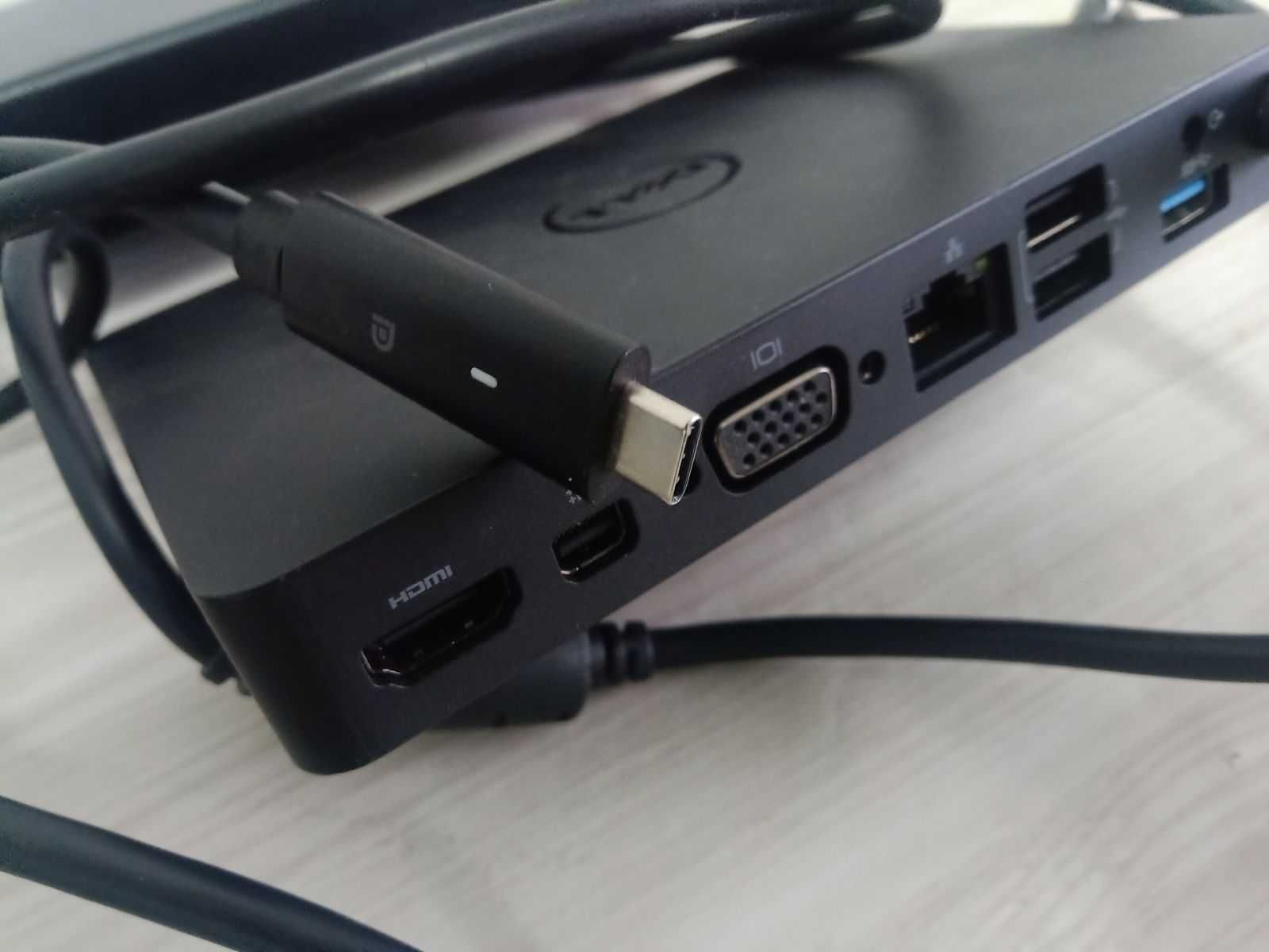 Докинг станция Dell  K17A + оригинален адаптер Dell 180W