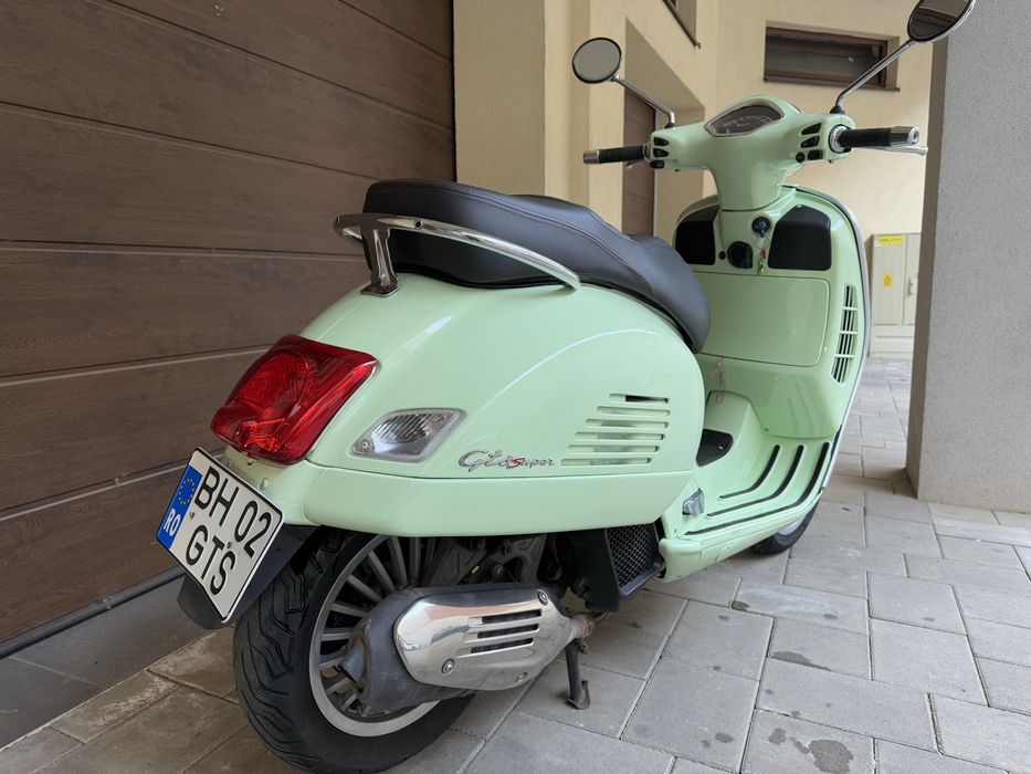 De vanzare Scuter Vespa  GTS  Sport 125cc