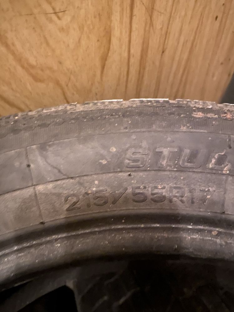 Продам зимние шины липучки заоните пишите