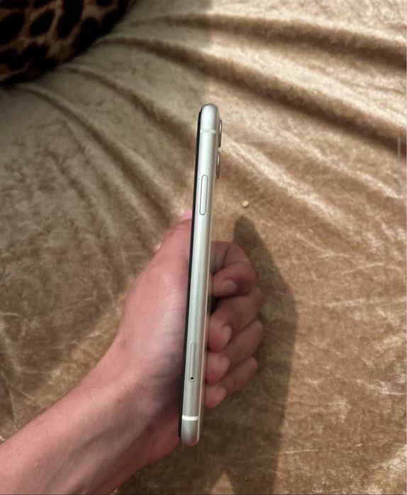 Vand iphone 11 ca nou