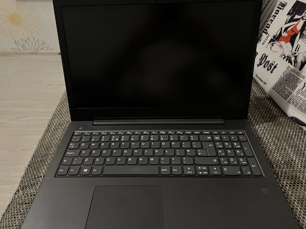 Lenovo V330-15IKB