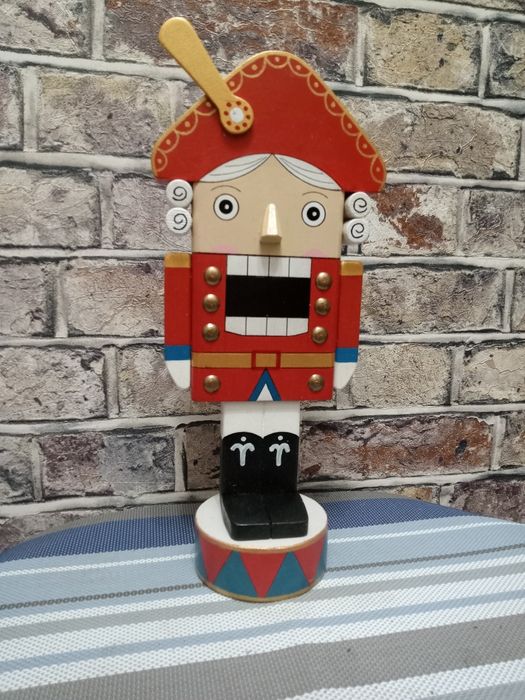 Игрушка Щелкунчик