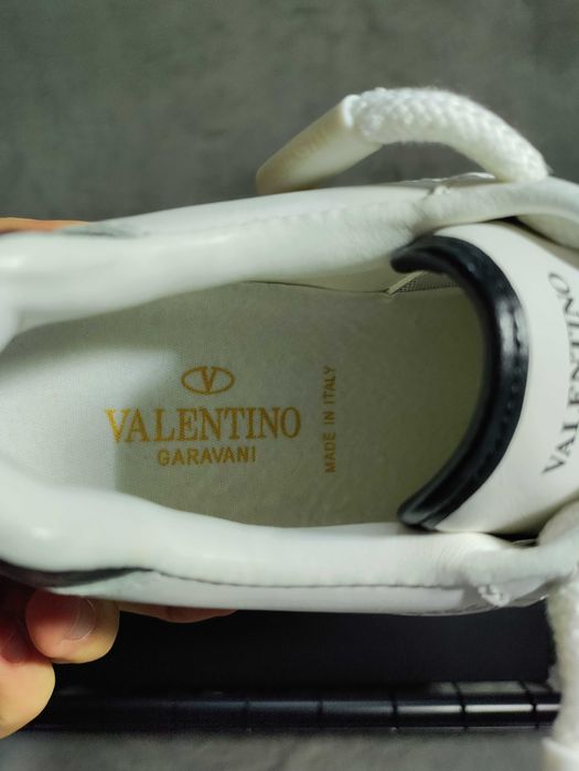 Valentino Garavani marimea 40