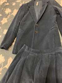 Продам итальянский вельветовый костюм (жакет с длинной юбкой)