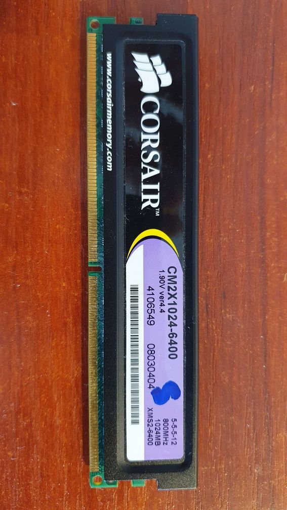 Memorie RAM DDR2 1GB Corsair 800Mhz + 1x 512Mb