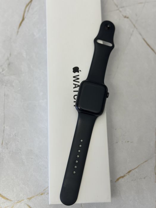 Продам Apple watch в отличном состоянии