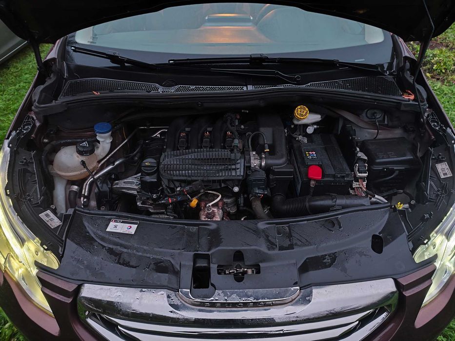 Пежо 2008 1,2VTi, 2015, 112000 km