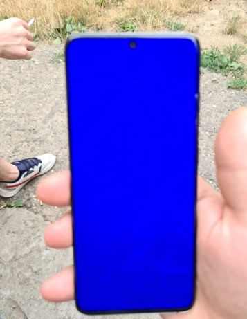 V/S Samsung Galaxy S20 (cutie cu accesorii)