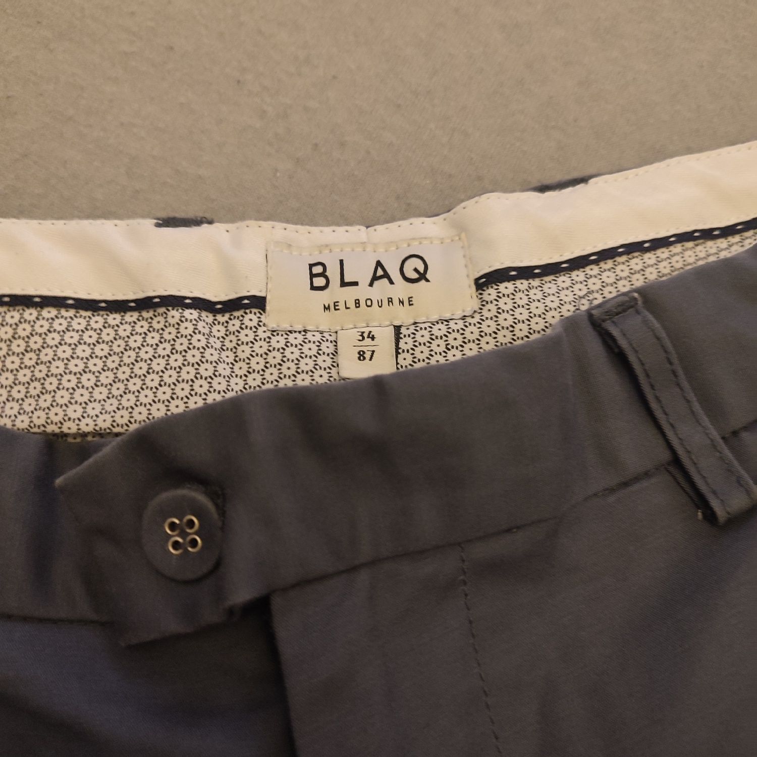 Pantaloni bărbați skini  chino- slim fit conici 3 perechi Oferta