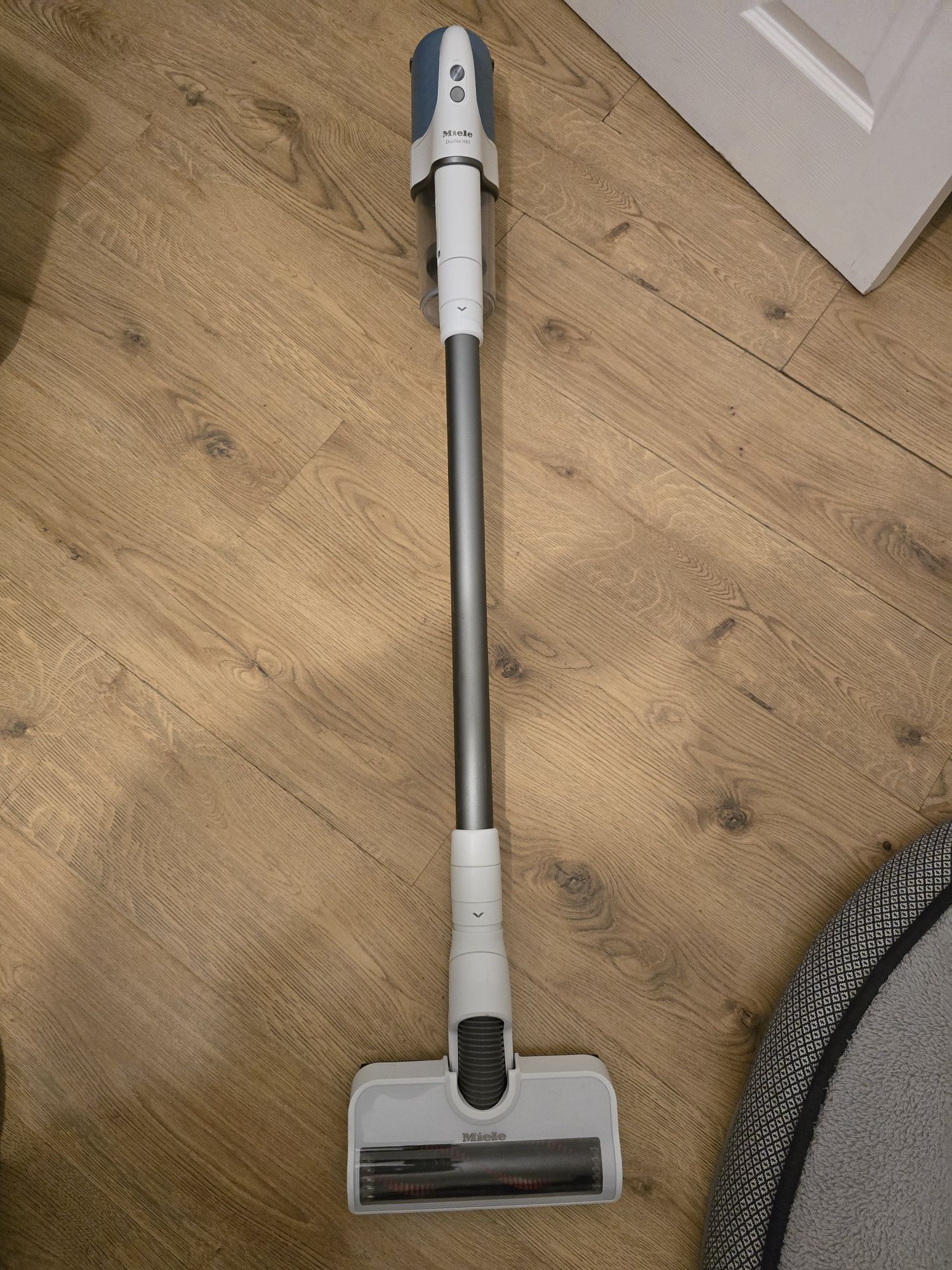 Прахосмукачка Миеле Duofkex HX1