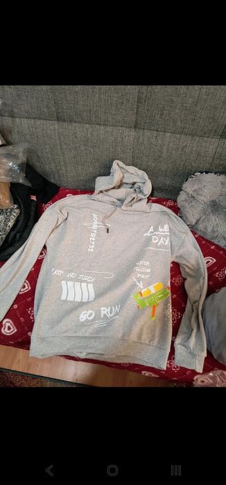 Hanorac L nou cu eticheta
