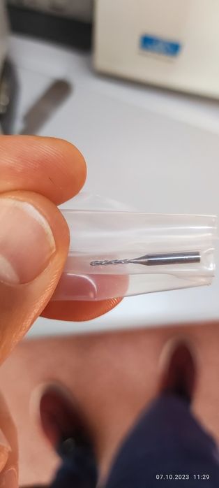 burghiu 1mm Mr blue  (essilor)