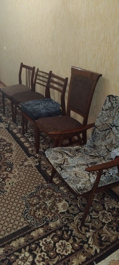 Стулья отырғыштар состояние хорошое.