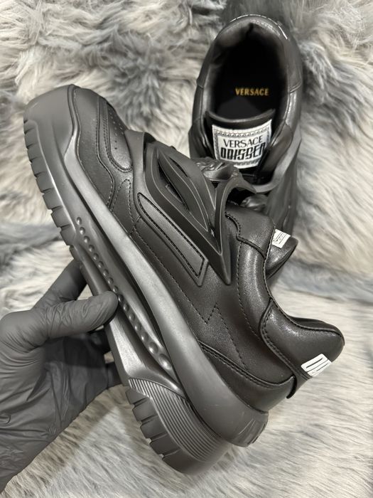 36-46 Versace Odissea Black