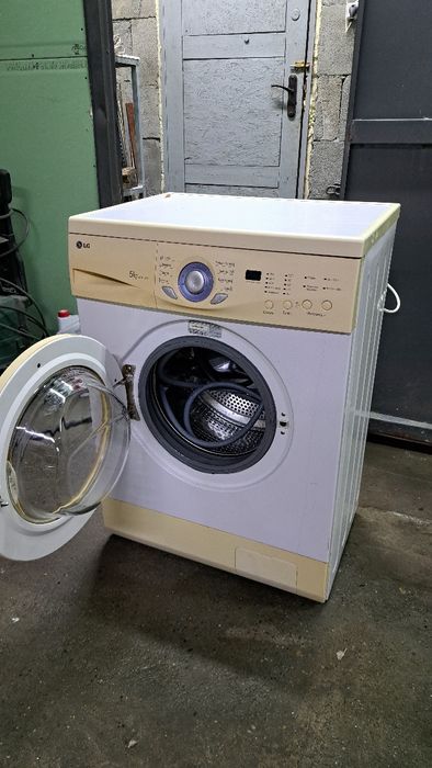 Продам стиральную машину 5кг