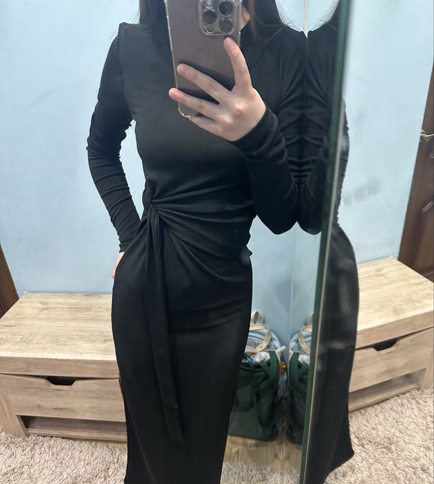 Скимс платье черное облигающий с завязкой(одевалась один раз)