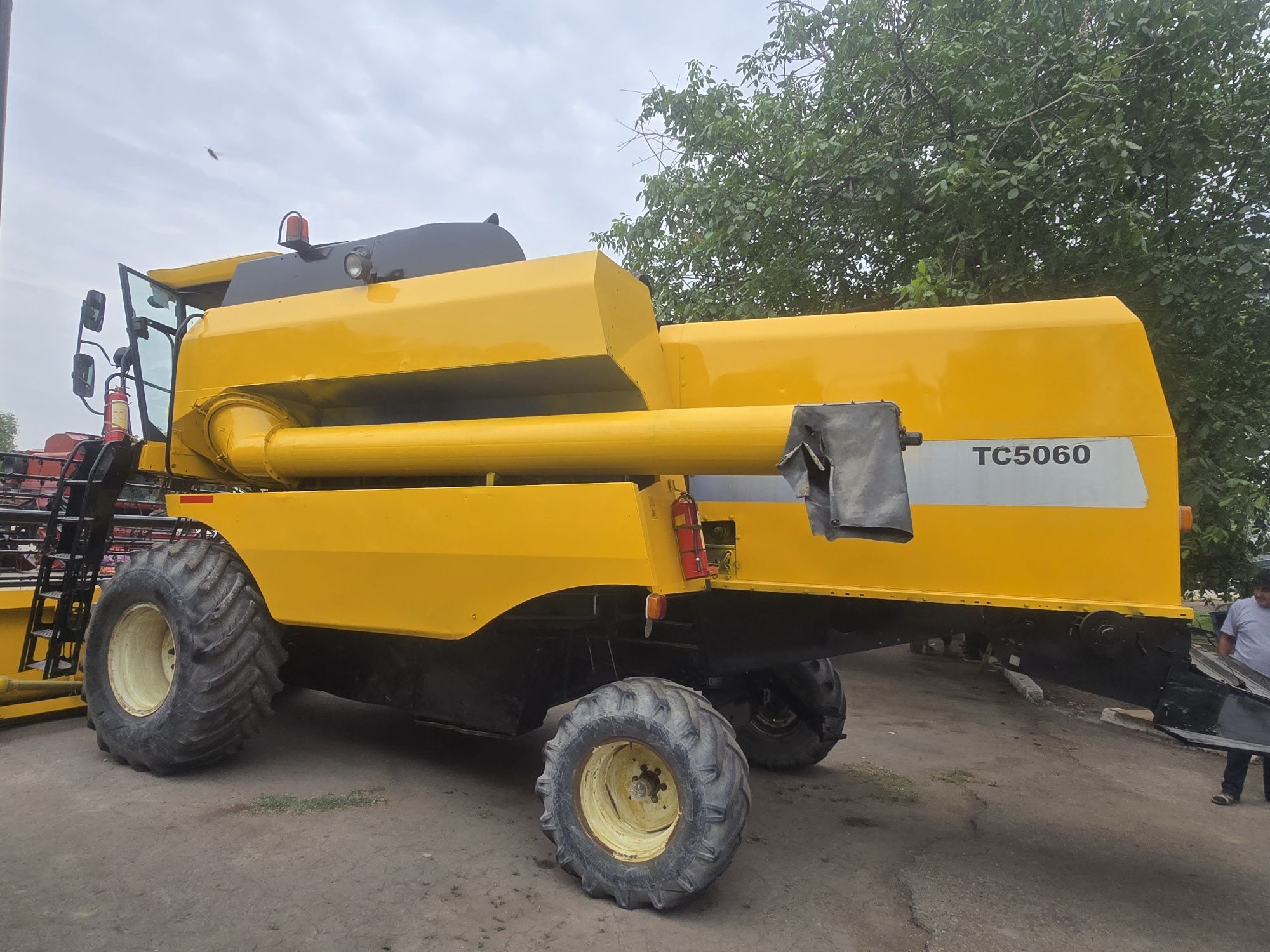 Комбайн New Hollonb TC 50 60