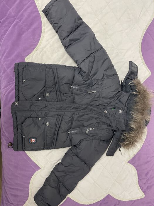 Продам зимнюю новую куртку на 6-7 лет 10 тыс