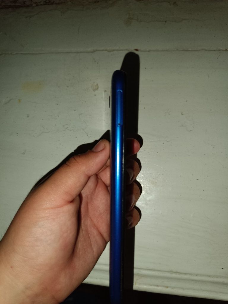 Продам honor 8 s