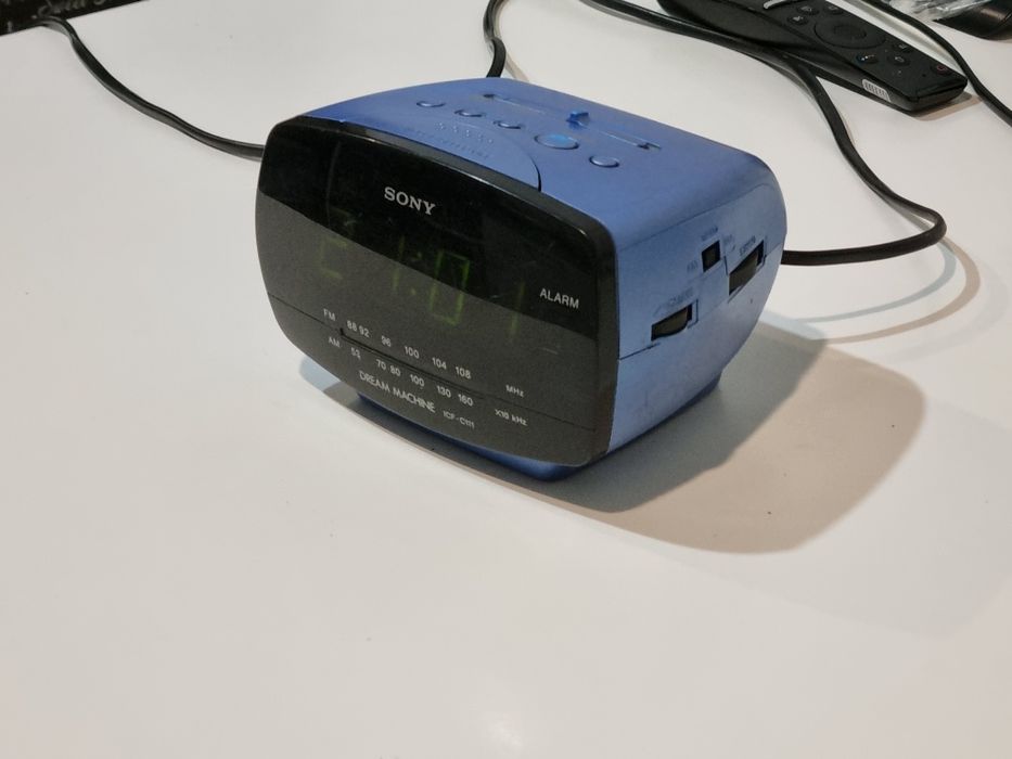 Radio cu afișaj Sony perfect funcțional