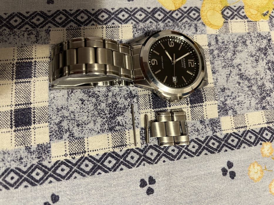 Vand ceas casio.