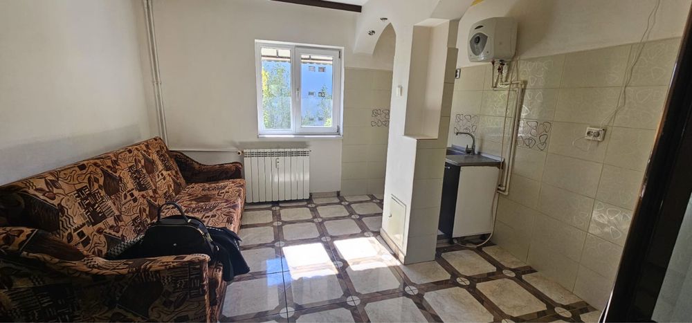 inchiriez apartament 3 camere - zona centrală - ideal pentru familie