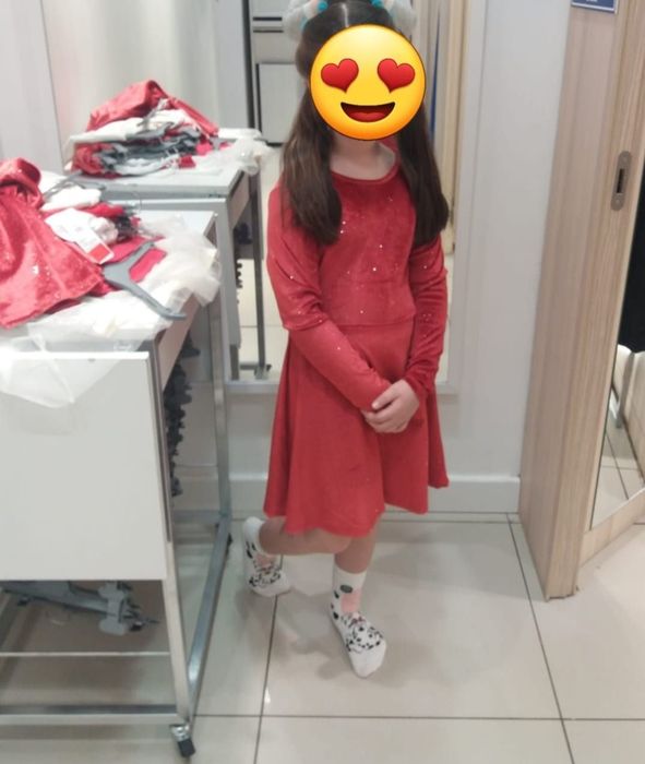 Платье красное на девочку 9-10Y