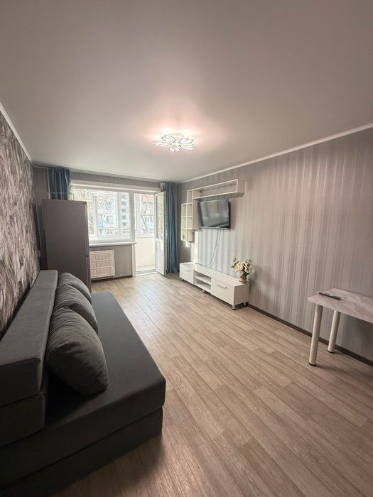 Сдается двухкомнатная квартира в районе Уюта