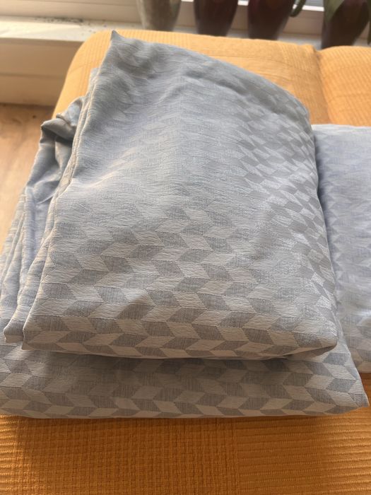 Draperii NOU albastru azur cu rejansa si carlige