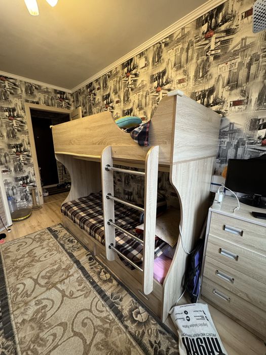 Продам двухъярусную кровать