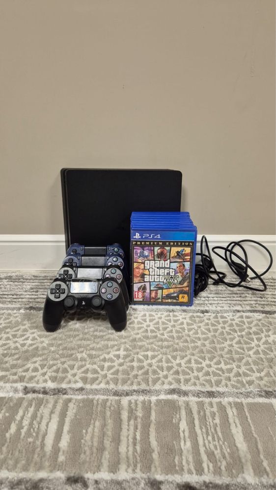 PS4 продам в хорошем состоянии