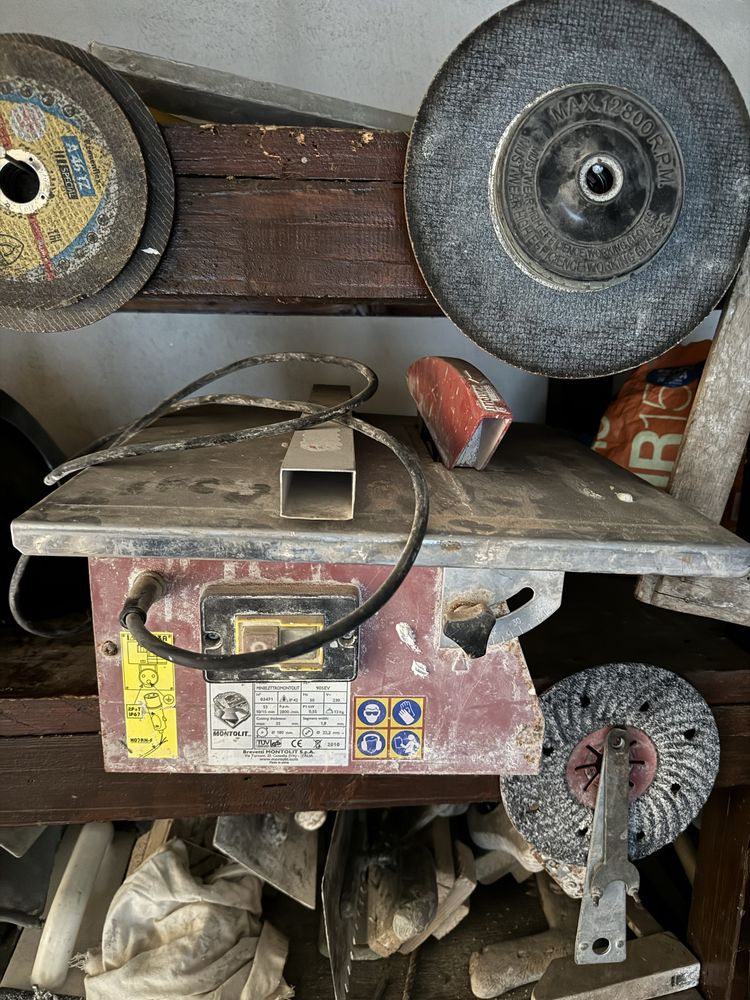 Scule Makita Bosch Dewalt mai compactor popi metalici panouri doka