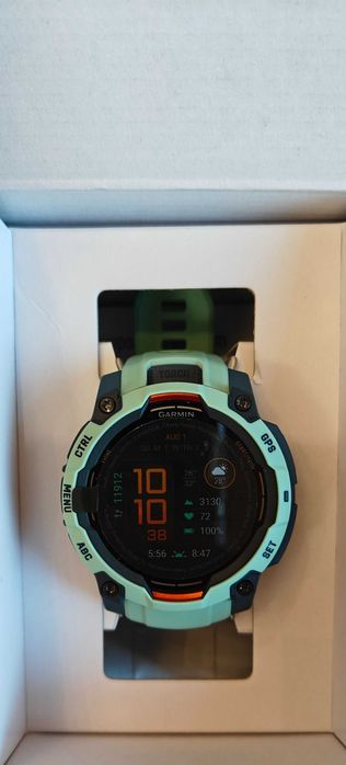 Garmin Instinct 3 45 мм с AMOLED экраном