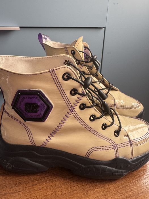 Продам ботинки спортивные 37 размер