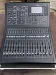 Mixer midas M32 R vine impreuna cu case.