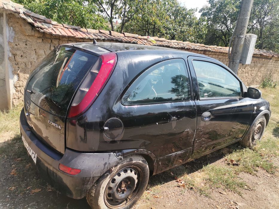 Продавам Opel Corsa 1.0 на части.