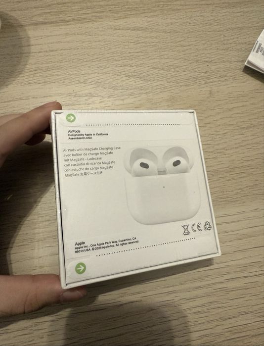 Airpods 3 ОРИГИНАЛНИ (с lighting зареждане)