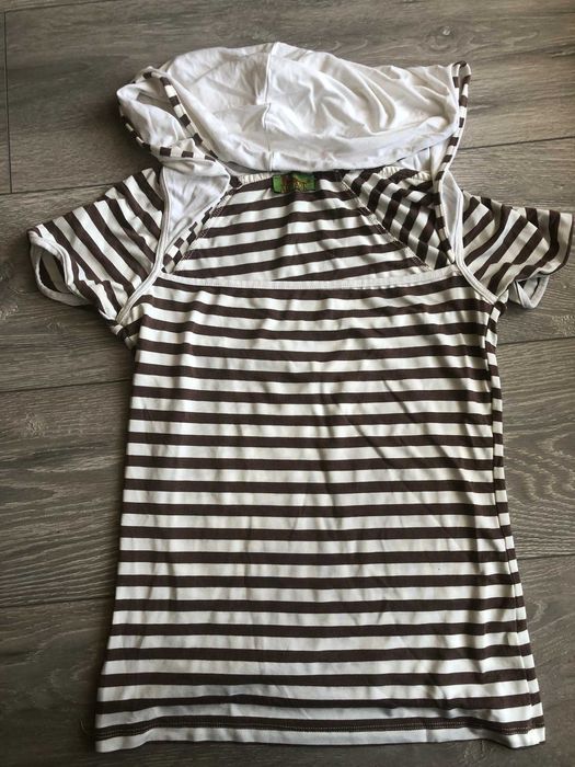 Дамски дрехи по 5 лв броя.