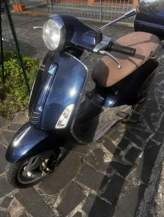 Vând Vespa Primavera 2015