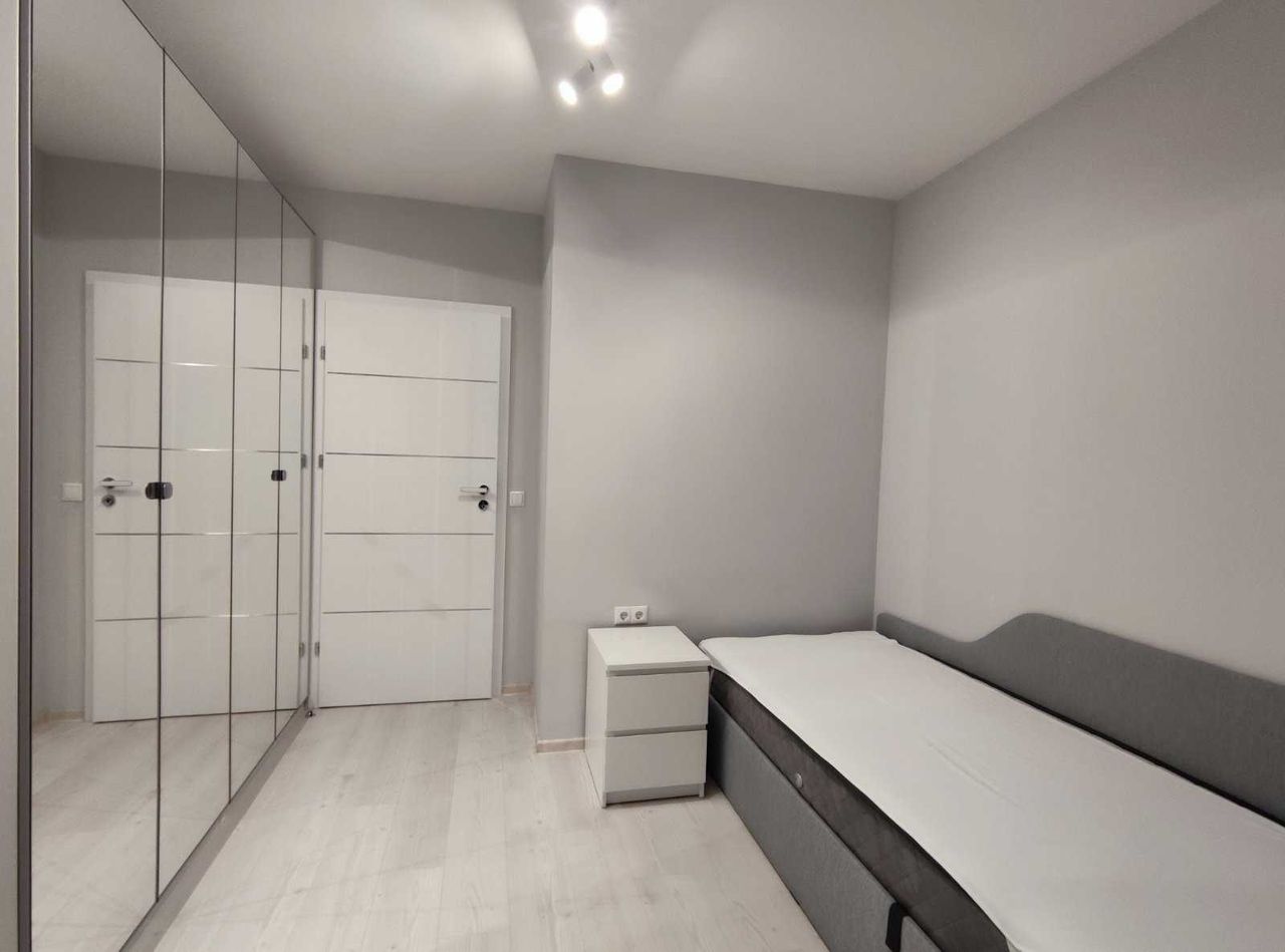 Дава се под наем Тристаен апартамент в София, Надежда 2 - 93 кв.м за 500 € - Снимка #2