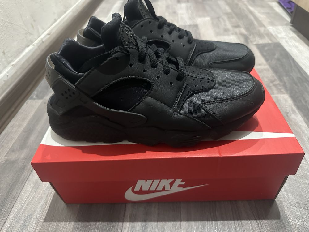 Nike Huareche оригинални 45 номер отговарят на 43